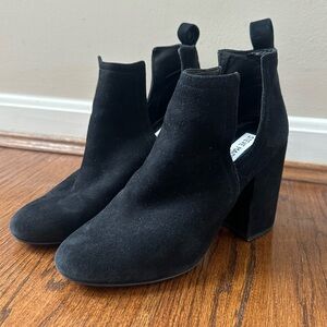 Steve Madden Black Suede Ankle Booties – Block Heel Cutout Booties Size 7.5M